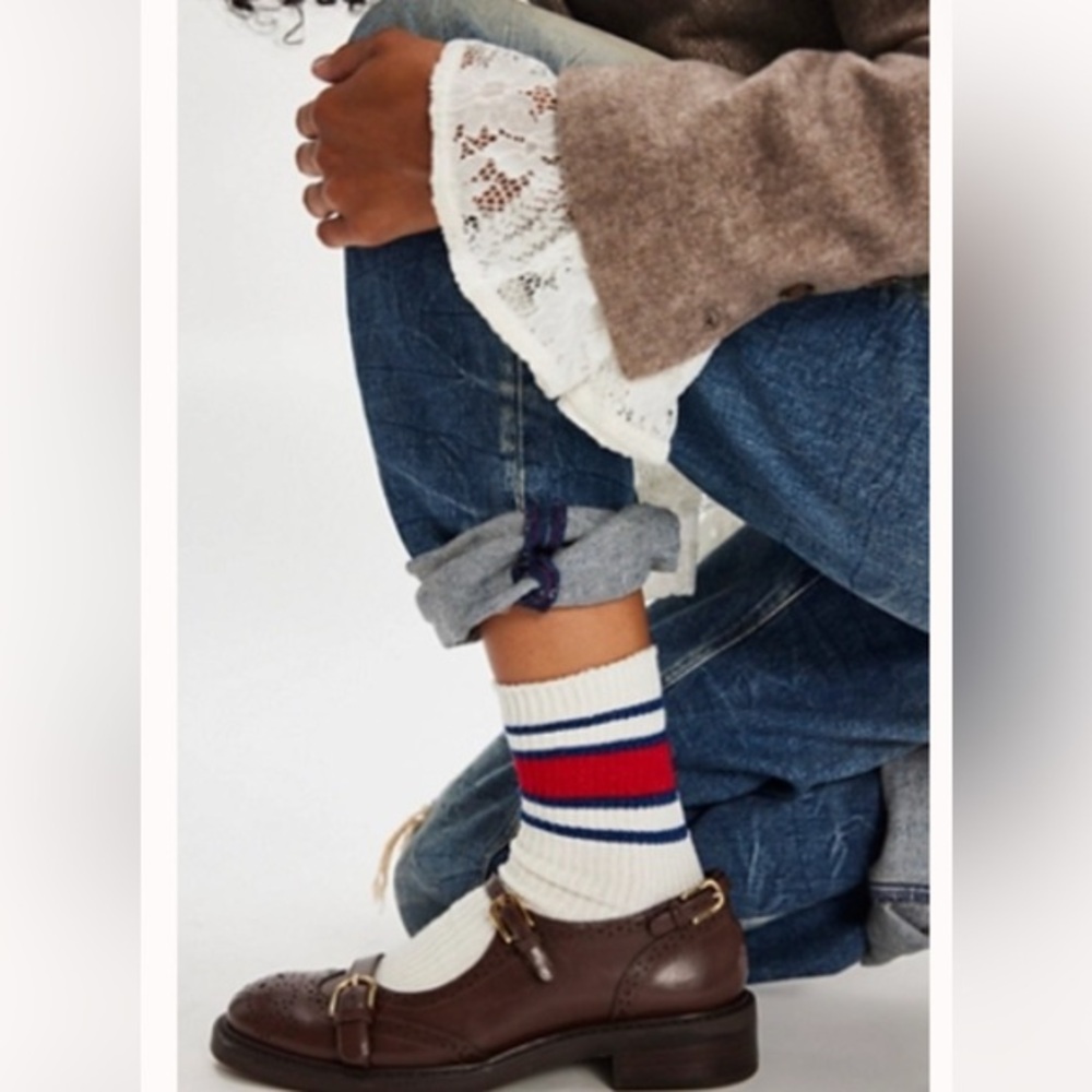Sporty stripe Slouch Socks White Combo
One Size
